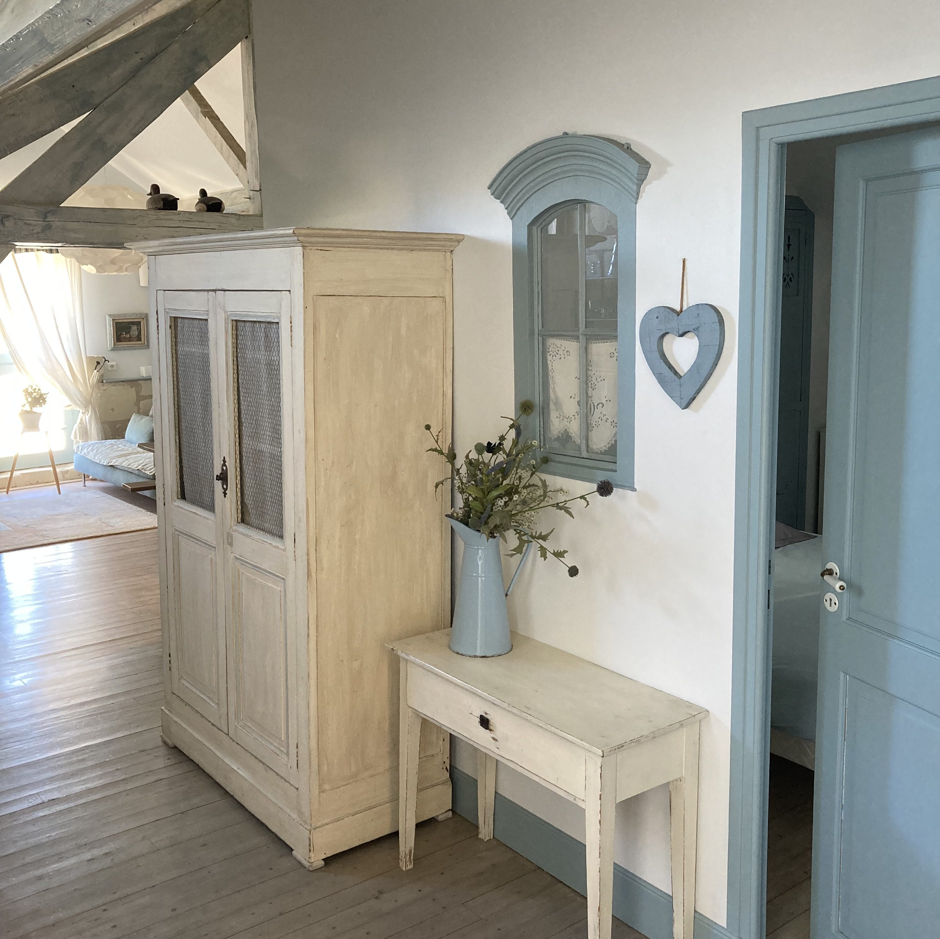 entrée de la Maison Bleue